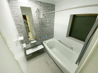 バスルームリフォーム 安全で使い勝手の良いバスルームと洗面所