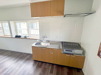 キッチンリフォーム 2世帯で快適に生活できる、新設したキッチン