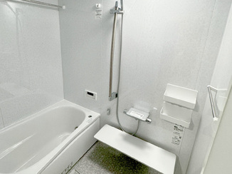 バスルームリフォーム 掃除の負担を軽減したバスルーム＆空間まるごと一新した洗面所・トイレ