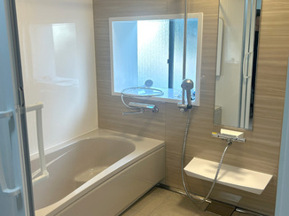 バスルームリフォーム 寒さを解消し、明るく生まれ変わったバスルーム